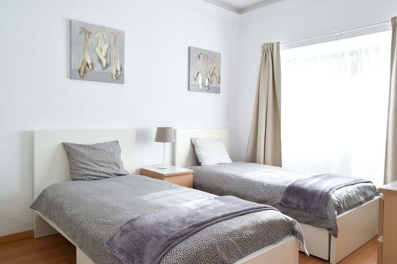 Appartamento Family House Lisbona Esterno foto